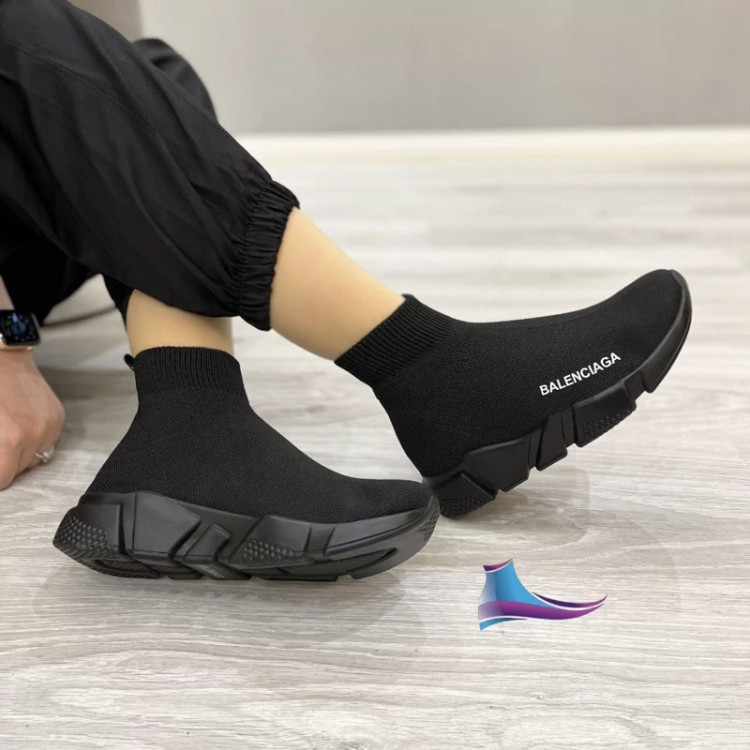 کفش کتونی کد578 سایز37تا45 زنانه ومردانه#کتونی کد 586 😍😍 قالب استاندارد شیک و راحت 🥰🥰 کیفیت بافت درجه 1💐 Size 37ta41 پست رایگان Size 41ta45