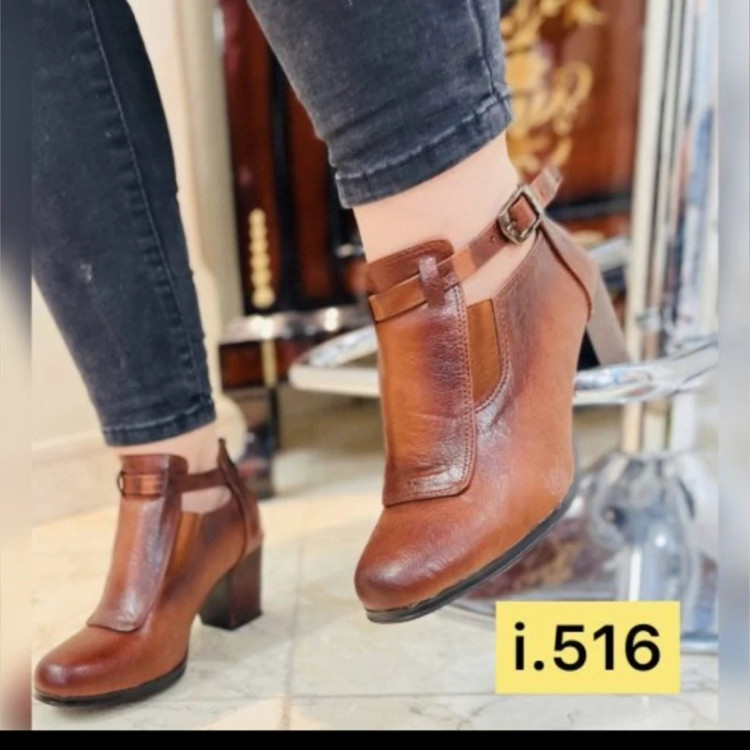 کفش طبی اداری کد516#طبی اداری . پاشنه چوبی. کد 516 زیره اصلی کیفیت عالی و ضمانت رنگی طبق سفارش مشتری Size__37&40