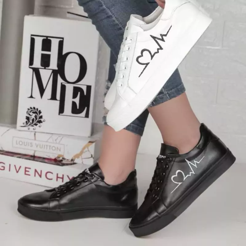 کتونی قلبی#کتونی کد 708 قالب استاندارد زیره پیو سبک و راحت Size37ta40 پست رایگان