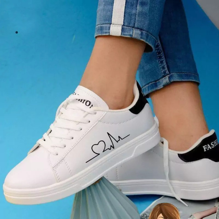 کتونی قلبی#کتونی کد 708 قالب استاندارد زیره پیو سبک و راحت Size37ta40 پست رایگان