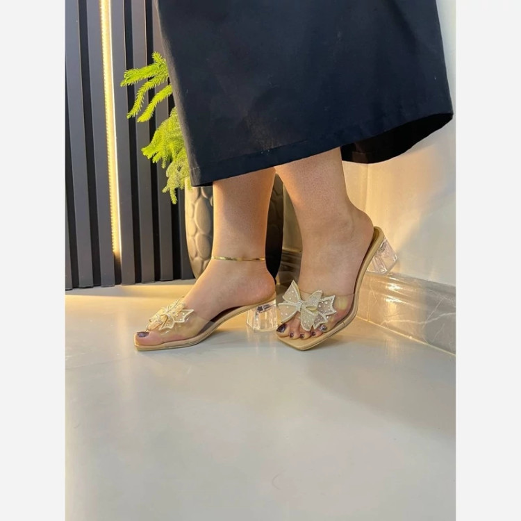 صندل کراواتی جدیدپاشنه 4و6و9سانت هم به صورت تک وهم عمده موجوده تاسایز42 همه رنگی قابل سفارش است