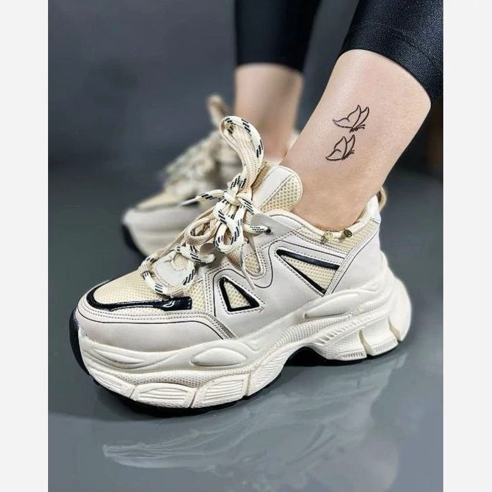 کتونی مدل کاستا جدید👟شناسه : #75048 👟نام : مدل کاستا 👟پاشنه 5 و نیم سانتی 👟جنس : رویه فوم حولهای و پارچه 👟 رنگ بندی : سفید - کرم - 👟 سایز ها : 37 - 38 - 39 - 40 - ♻️زیره پیو بسیار سبک♻️ ♻️پاخور عالی ، قالب استاندارد♻️ ♻️ارسال رایگان وفوری مثل جت♻️