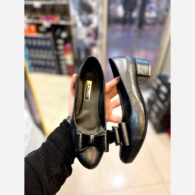 کفش پاپیونی ورنی وچرم رنگهای مشکی سفیدکرم صورتی ارسال فوری رنگهای دیگه ارسال یک هفته ای مدل پاپیونی سایزبندی36تا41