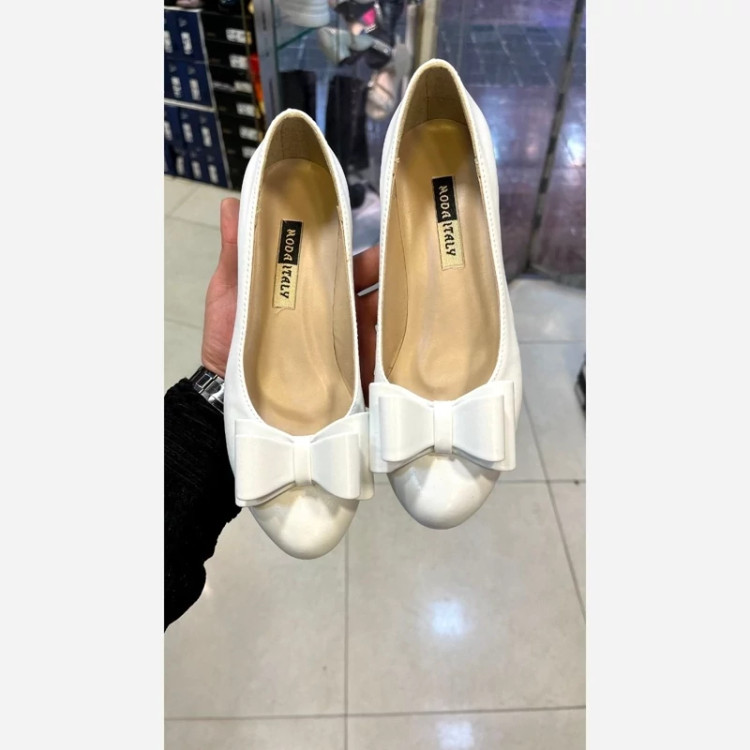 کفش پاپیونی ورنی وچرم رنگهای مشکی سفیدکرم صورتی ارسال فوری رنگهای دیگه ارسال یک هفته ای مدل پاپیونی سایزبندی36تا41
