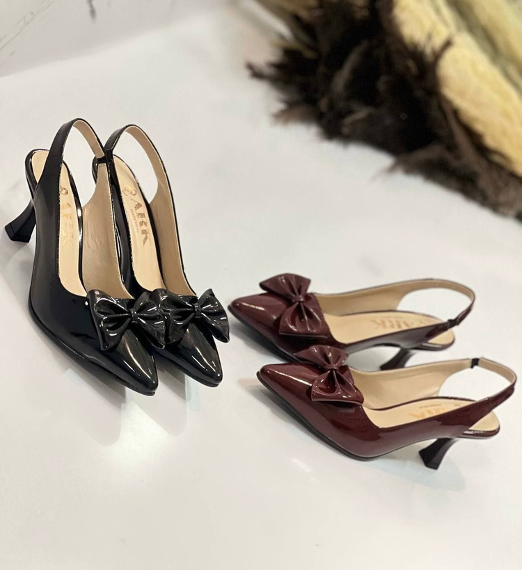 New collection of ark💪 مدل دلارام 😍 سایز بندی 36-37-38-39-40📏 پاشنه ۶ سانت برند sis 📐 رویه کار ورنی ترک 🇹🇷 رنگ بندی مشکی زرشکی ووووو کرم 🥰 شیک ترین و نازترین مدل🥺 عکس های خودکار کیفیتشو به رخ میکشه 😎
