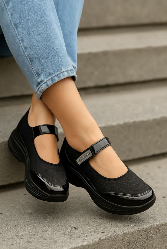 کفش چسبی راحتی 👟 راحتی یعنی همین! کفش اسپرت و طبی لژدار برای پیادهروی طولانی، استایل روزمره و حتی محل کار. هم سبکه، هم نرم، هم شیک! ✨ ✅سایزبندی:۳۷ تا۴۰ ✅رنگبندی:مشکی,سرمه ای,طوسی ✅جنس رویه: ترکیب پارچه تنفسی و ورنی ✅اندازه لژ:۵ سانت ✅✅ارسال پستی رایگان ✅ارسال با تیپاکس پس کرایه ارسال دو ساعته با پیک داخل تهران