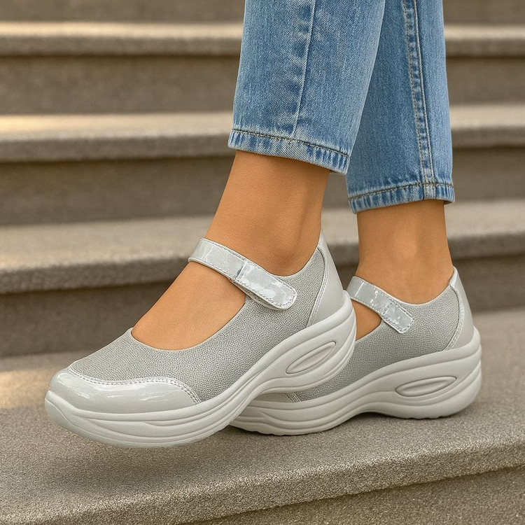 کفش چسبی راحتی 👟 راحتی یعنی همین! کفش اسپرت و طبی لژدار برای پیادهروی طولانی، استایل روزمره و حتی محل کار. هم سبکه، هم نرم، هم شیک! ✨ ✅سایزبندی:۳۷ تا۴۰ ✅رنگبندی:مشکی,سرمه ای,طوسی ✅جنس رویه: ترکیب پارچه تنفسی و ورنی ✅اندازه لژ:۵ سانت ✅✅ارسال پستی رایگان ✅ارسال با تیپاکس پس کرایه ارسال دو ساعته با پیک داخل تهران