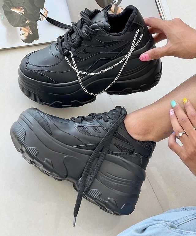 کتونی کارتیر زنانه ارسال رایگان لژ 10 سانت کف بندی طبی متریال ترک شیک و راحت رنگبندی: مشکی و سفید سایز۳۷ تا۴۰…