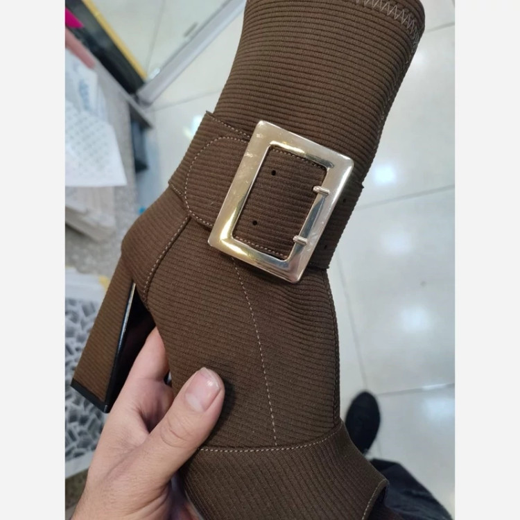 کفش مجلسی جدیدسایزبندی36 تا41 رنگبندی مشکی قهوه ای سبز اندازه پاشنه 10 سانت زیره میکرو ارسال پستی رایگان