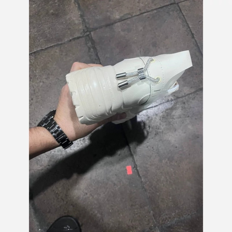 کتونی جدید سایزیندی37 تا40قالب استانداردرنگبندی مشکی سفید کرم زیره پی یو اندازه لژ7 سانت جنس رویه چرم حوله ای