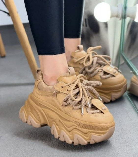 کتونی MIU MIU زنانه لژ 8 سانت جلوبندی استپ دار جنس رویه چرم کف بندی طبی غالب ترک شیک و راحت رنگبندی: تمام رنگ بندی موجود سایز۳۷ تا۴۰ ارسال رایگان
